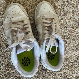 Nike Light Orewood Brown Dunks Womens Size 8!